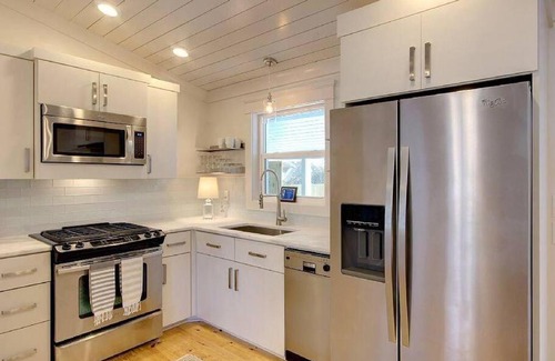 Fairhope Casa | Downtown Fairhope Cottage