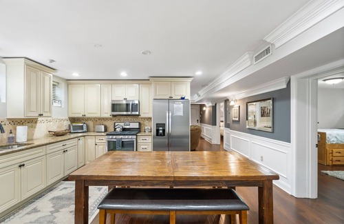 Federal Hill Condominio | Downtown/Federal Hill on Broadway-walk everywhere!