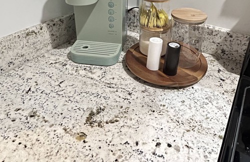 F. Q. Story Casa | Downtown flat with free parking on premises!