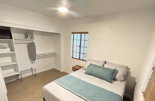 F. Q. Story Casa | Downtown flat with free parking on premises!