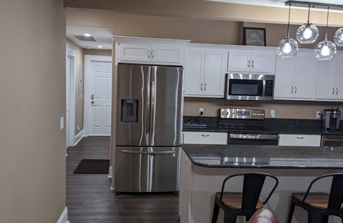 Grand Rapids Casa | Downtown Grand Rapids 2nd Floor Unit 3Beds 3Baths Ensuite Heritage Hill Home