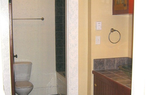 Yarmouth Apartamento | Downtown Historic District minutes to waterfront and downtown amenities.