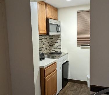 Downtown Hollywood Hotel | Downtown Hollywood Gardens Inn & Suites