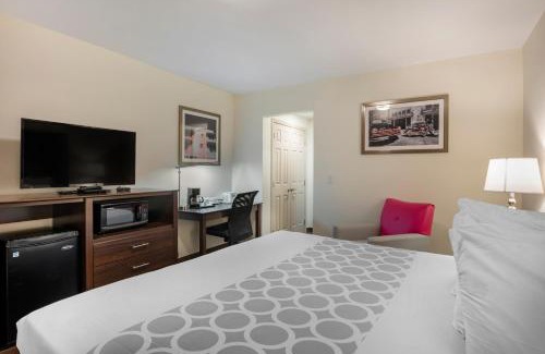 Downtown Hollywood Hotel | Downtown Hollywood Gardens Inn & Suites