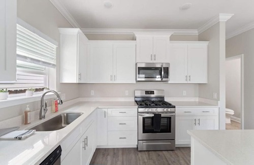 South Pensacola Casa | Downtown home + bay views + seafood market