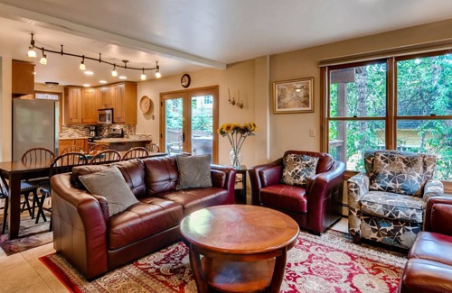 Weisshorn Casa | Downtown Home w/Mountain Views + Hot Tub + Ski Shuttle - Raven's Call Chalet