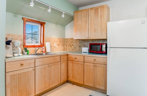 Ocean Park Casa | Downtown home with private hot tub & WiFi - walk to beach - dog-friendly yard