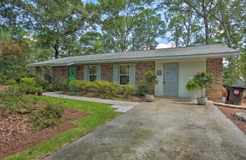 Beaufort Casa | Downtown Home with Yard and BBQ - 6 Mi to Downtown!