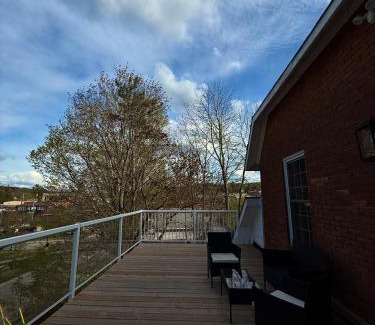 Huntsville Casa | Downtown Huntsville Gem in Muskoka