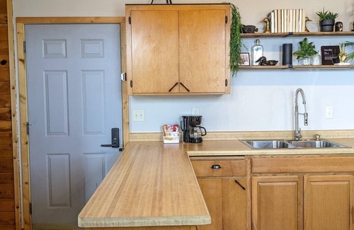 Isle Apartamento | Downtown Isle; one block to Lake Mille Lacs
