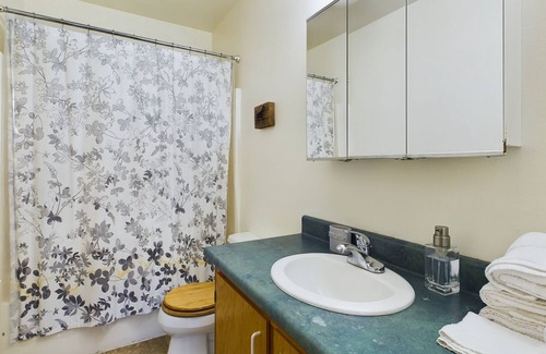 Downtown Juneau Apartamento | Downtown Juneau Gem: 1BR Apt with Stunning Views!