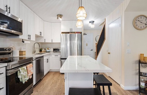 Enchanted Lake Apartamento | Downtown Kailua | Steps to shops | W/D | Parking