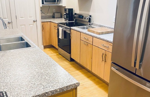 Kennebunk Casa | Downtown Kennebunk Home - Spacious! - Walk to area shops and restaurants!