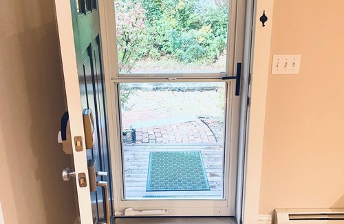 Kennebunk Casa | Downtown Kennebunk Home - Spacious! - Walk to area shops and restaurants!