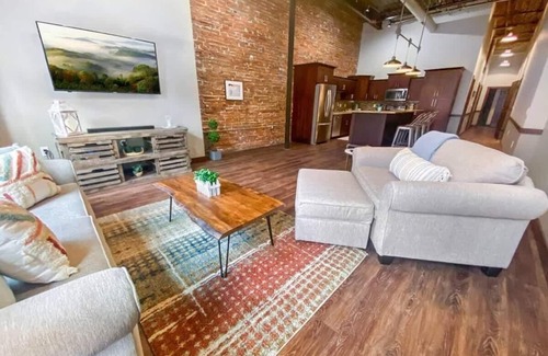 Historic Downtown La Crosse Apartamento | Downtown La Crosse Chic Apartment Retreat