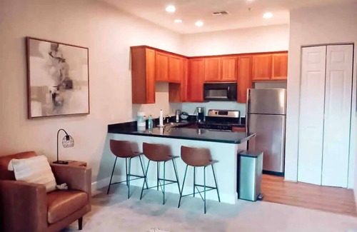 Village Apartamento | Downtown La Quinta Charmer- Walk to Dining Shops