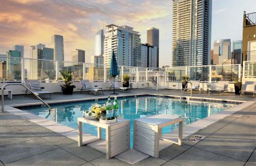 Historic Core Apartamento | Downtown LA's Most Requested Property, Sleeps 4 with Free Parking!