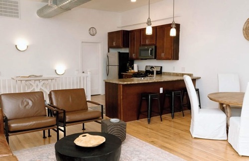 Le Roy Apartamento | Downtown LeRoy ONE TWENTY Loft