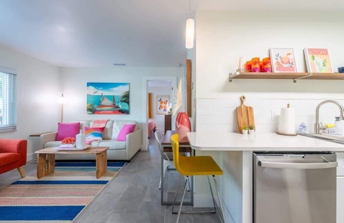 Gillespie Park Casa | Downtown Living, Steps to Parks, Newly Furnished