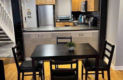 Downtown Syracuse Condominio | Downtown: Lovely 2-BD Condo with 1Free Garage Parking Space under Building