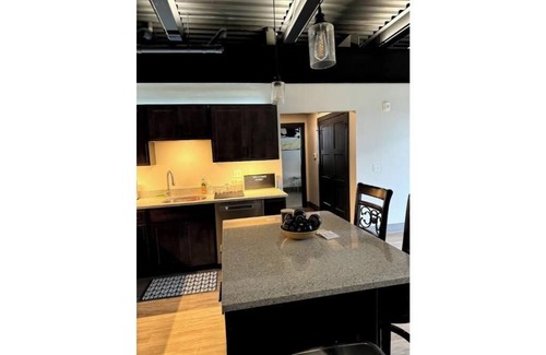 Stuart Apartamento | Downtown Lux Apt W/Balcony