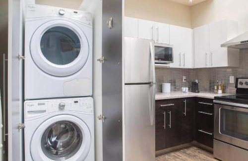 East Town Apartamento | Downtown Luxury 2BR Penthouse Apt