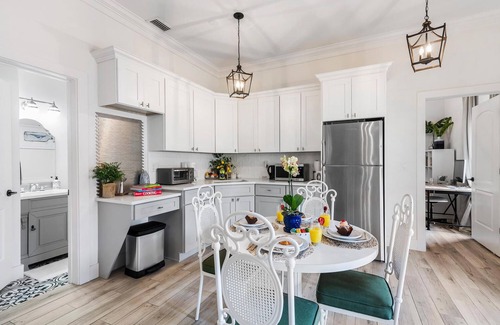 Old Northwood Historic District Casa | Downtown Luxury Guest House