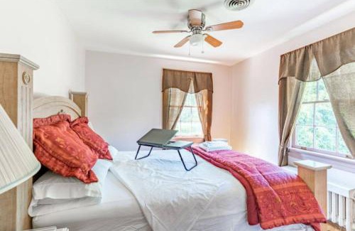 Lynchburg Casa | Downtown Lynchburg Getaway with Parking Convenience and Minutes to Downtown