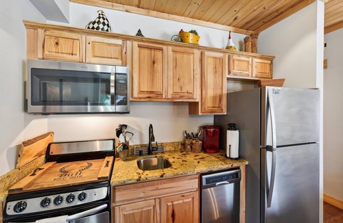 Blowing Rock Cabina | Centro de la calle principal-2 BR "Bull"