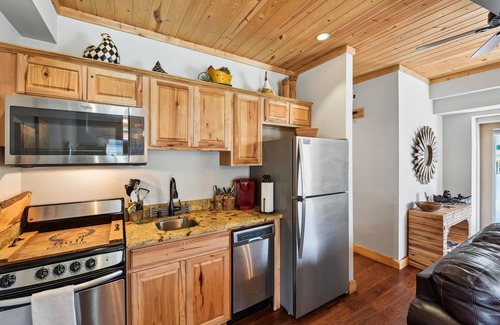Blowing Rock Cabina | Centro de la calle principal-2 BR "Bull"