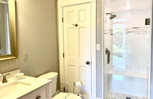 Manteo Casa | Downtown Manteo with Secret Garden