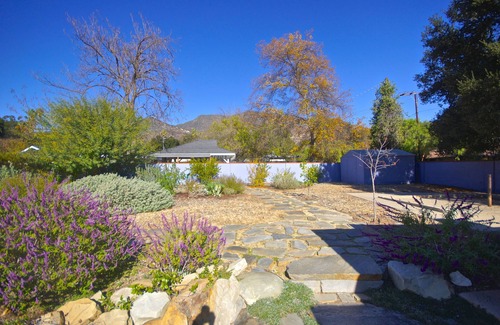 Ojai Casa | El centro moderno de mediados de siglo con vistas nocturnas estrelladas, con bañera de hidromasaje,