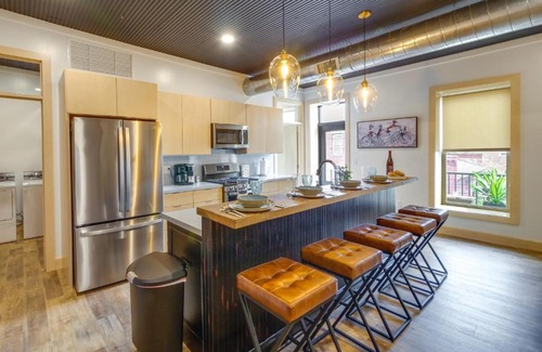 Millersburg Apartamento | Downtown Millersburg Retreat with Sleek Interior!