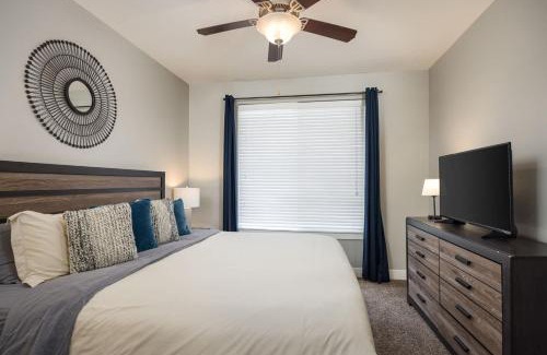 Moab Casa | Downtown Moab Basecamp Pool & Hot Tub - Entrada