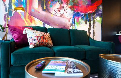 Rolling Mill Hill Casa | Downtown Nash 1mi to Broadway 4 beds Sleeps 6