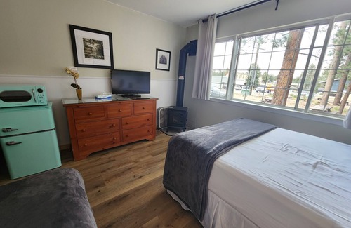 Mammoth Lakes Cama Y Desayuno | Downtown-NO CLEANING FEE+Hot Breakfast
