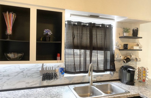 Twin Falls Casa | Downtown oasis.. Abundance of Entertainment & Amenities Hot Tub King Bed