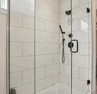 Buena Vista Casa | Downtown Oasis Sleeps 12 and 1 and a half miles to Broadway