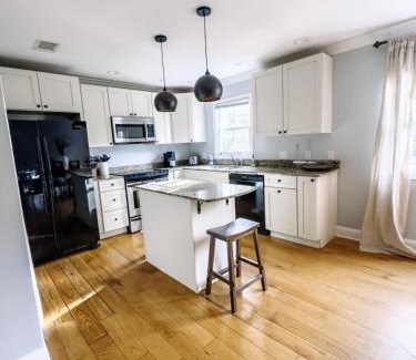 Biloxi Casa | Downtown Ocean Springs 2 bedroom 2.5 bath with garage