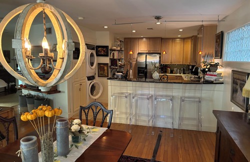 Harleston Village Casa | Encantadora casa con un patio fantástico