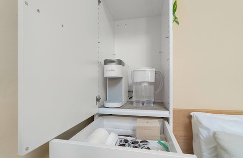 University South Cabaña | Downtown Palo Alto Gem! Cute, Spotless Guest House