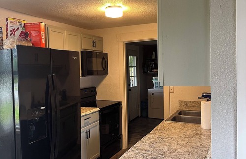 Petersburg Casa | Downtown Petersburg 3-bedroom home in the heart of a charming fishing town!