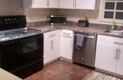 Pittsboro Casa | Downtown Pittsboro Glamtastic