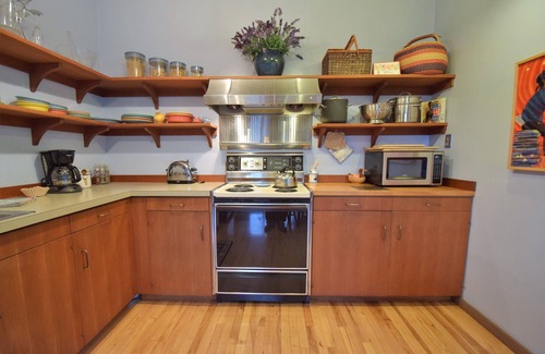 Port Townsend Apartamento | Downtown Port Townsend - Hillside Penthouse Vacation Rental