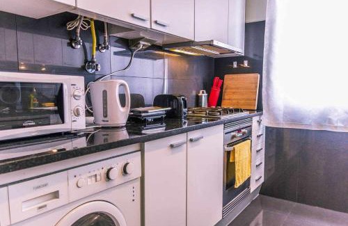 Praia da Vitoria Apartamento | Downtown Praia da Vitória AL