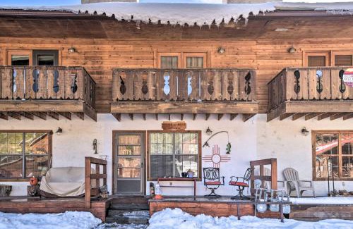Red River Casa | Downtown Red River Retreat with Mtn Views and Yard