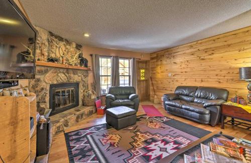 Red River Casa | Downtown Red River Retreat with Mtn Views and Yard