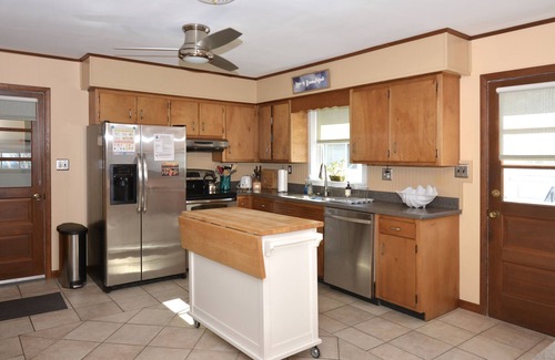 Country Club Estates Casa | Se admiten perros Casa 3BR en el centro de Rehoboth Beach A solo 4 cuadras de la playa para 6 personas