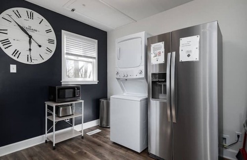 New Albany Casa | Downtown Retreat! **5 minutes from Louisville KY**