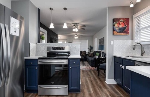 New Albany Casa | Downtown Retreat! **5 minutes from Louisville KY**